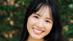 可憐なアイボリー・福田ひなた、初グラビアで最高ボディ＆最強スマイルを披露 『ヤンマガ』　巻末登場