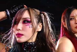 世界で人気の“海賊”日本人女子レスラー、自撮りが“いいね2万”超え 話題となったセクシー＆ド派手な写真