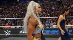 「かわいそう」不機嫌女王が美女レポーターに八つ当たり…「前にも似たようなことが」眼鏡ビジュ→“即退場”とばっちりに同情の声