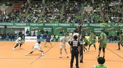 男子バレーで「どよめき→静寂→大歓声」の奇跡的なレシーブ 「どうなったんだ？」チャレンジ画面に一喜一憂