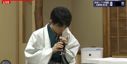 もぐもぐシーンはおあずけ 藤井聡太棋聖のおやつ“撤収”にファンからは「もぐ太先生見たかったー」の声／将棋・棋聖戦五番勝負