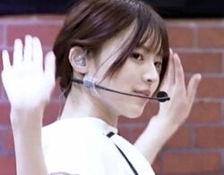 可愛すぎる15歳練習生、脚を180度に開いたダンスの大技に指原莉乃が驚き「すごい！」