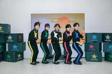 仲村宗悟「ビジネスで仲良いだけです」小松昌平&寺島惇太の“あけおめ