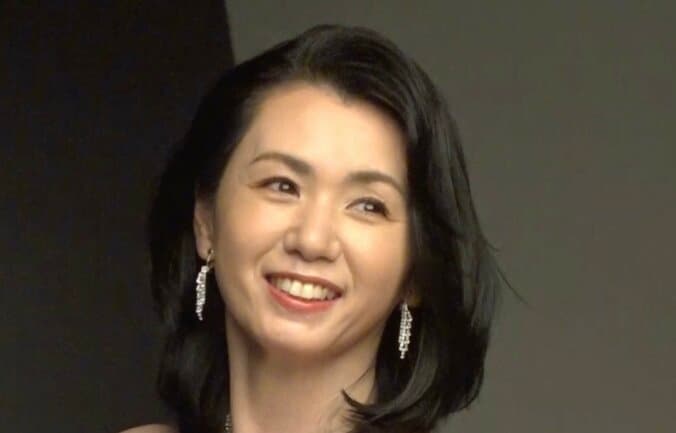 【写真・画像】犬に噛まれて30針縫った元グラドル・小島可奈子（49） 「手術後初」のグラビア撮影に密着　1枚目