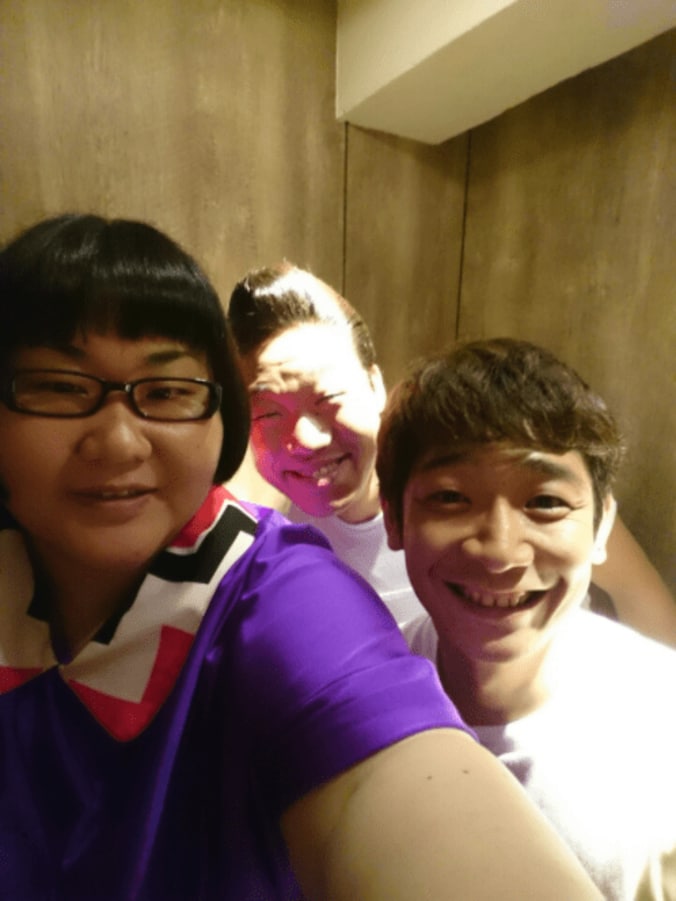 安藤なつ、銀シャリ・鰻の誕生日を“ビリケンさん似”のみやぞんと祝福 1枚目