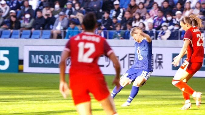 上田綺世かよ！なでしこジャパンFWの“弾丸パワーシュート”にネット騒然「男性並み」「さすが別格やな」スタジアムもどよめき 3枚目
