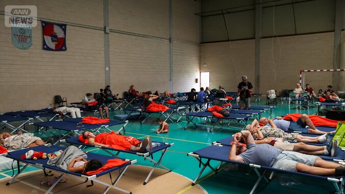 スポーツセンターに避難した住民　スペイン・セブレロス　2026年7月24日