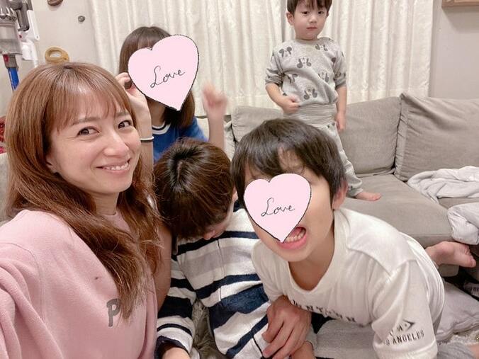  辻希美、夫・杉浦太陽の白髪チェックをする子ども達「歳はとっています」  1枚目