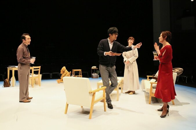 大竹しのぶ、稲垣吾郎ら出演『LIFE LIFE LIFE～人生の3つのヴァージョン～』本日開幕 2枚目