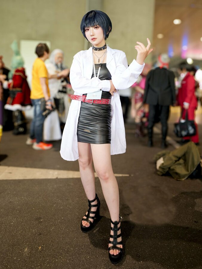 [Photos/Images] The Reason for the Cosplay? 