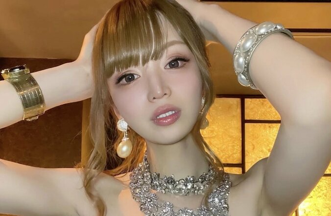 【写真・画像】総額2000万円！全身フル整形のトランスジェンダーモデル、18歳から美容整形を続ける理由を告白　1枚目