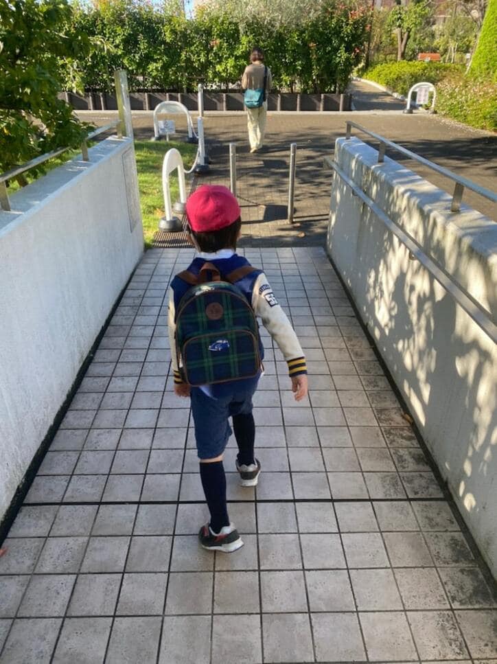  宮崎謙介、息子がいつもより早起きした理由「張り切って歩いていきました」 