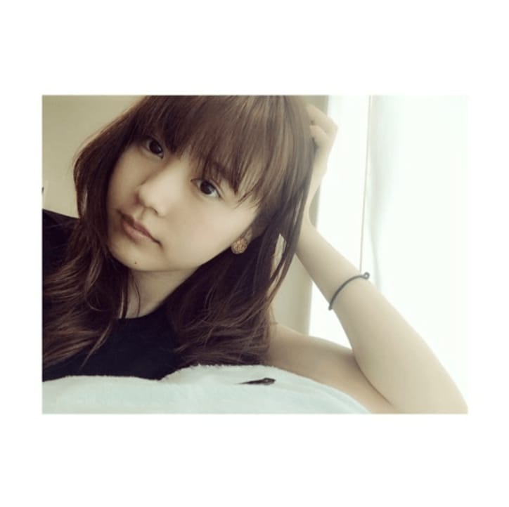 有村架純、ブログで公開するアンニュイな自撮り 「何者」でのリクルートスーツ姿も