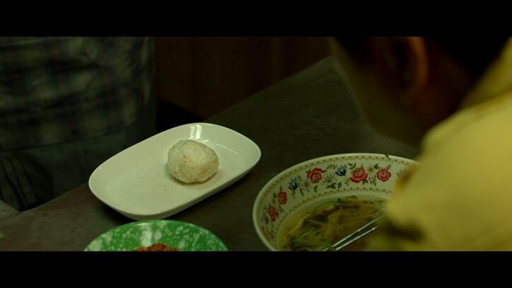 映画『タクシー運転手』本編映像が解禁　おにぎりが示している意味とは