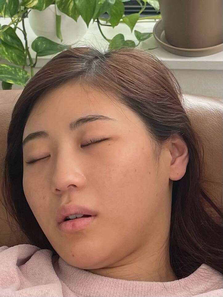  山本圭壱、こっそり撮った妻の寝姿「近づいてパシャリでございます」 