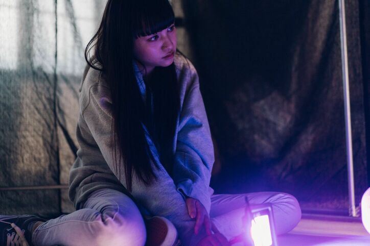 ブラックライトを当てると「好き」の文字が！ちょこ、みちゅに粋な告白、スタジオ絶叫「すごーい！！」『恋オオカミ』第11話