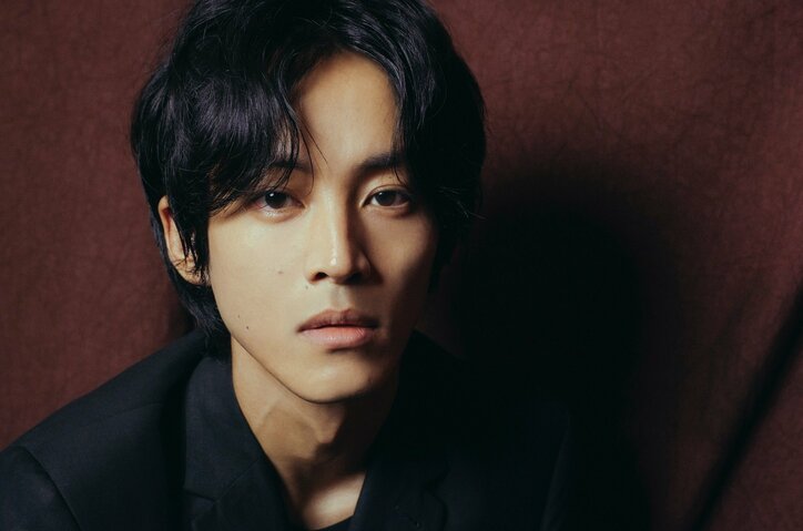 松坂桃李インタビュー 『孤狼の血 LEVEL2』は未完成な日岡の「黒歴史」 シリーズへの想い語る