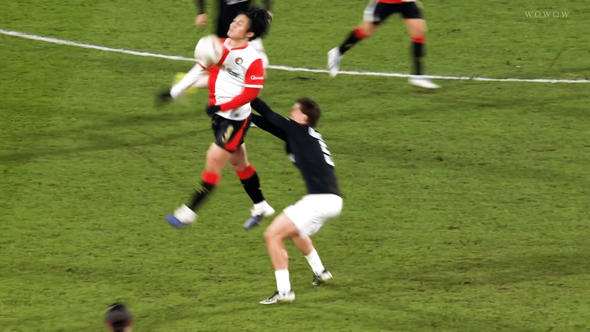 【写真・画像】首どうなってんだ!?日本代表DFの“豪快&繊細ヘッド弾”にファン興奮!「なんてヘディングだ!」「化け物すぎて震える」渡辺剛がEL初ゴール 1枚目