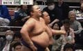 「えぇ！」一体、何が？ 土俵を割った力士に軍配で館内騒然 直後のアナウンスに「あぁ！」納得の声 「こんな熱戦にこんなオチが」の反応も