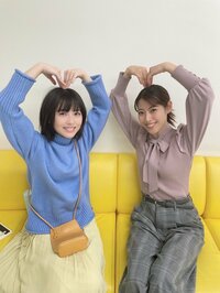 浜辺美波＆瀧本美織のハートマーク2ショットに「可愛いすぎ」「ラブラブ」の声