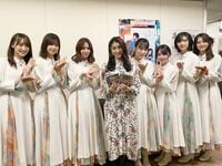 土屋太鳳＆櫻坂46メンバーの集合ショットに「美人さん勢揃い」「永久保存並みに可愛い」の声