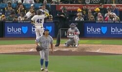 何が起きた？ カブス今永昇太の直球で“打者に異変”「そりゃ回る」「エグい」 イライラ爆発… “見逃し三振”で荒れる「なんか言ってる」