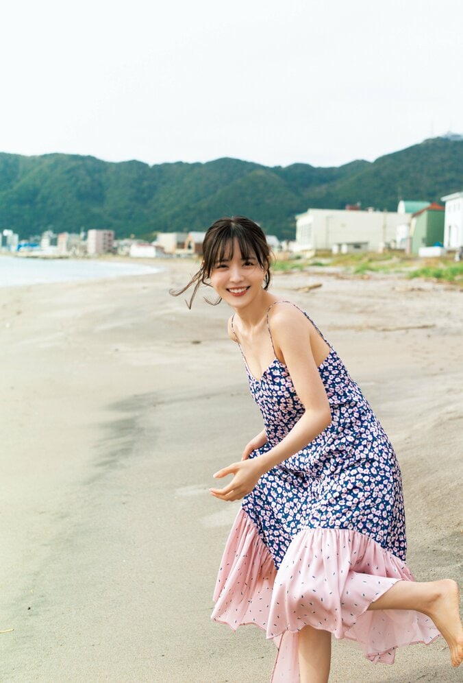 センターグラビア：新田さちか