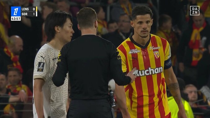 何があった？中村敬斗が激昂！「悪意あることを言われたか」相手FWに詰め寄り憤怒→審判に制止される事態に「イケメンが怒るとめちゃくちゃ迫力あんな」 2枚目