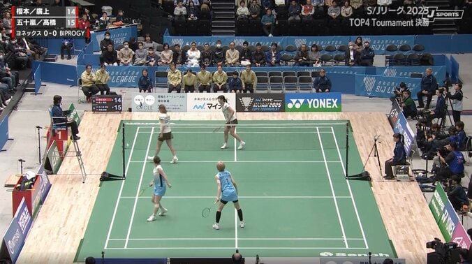 女子バドミントンでも「入ってました」　初の“リプレー検証”で場内一喜一憂 「ちょっと微妙なところ」日本一決定戦で判定覆る 3枚目