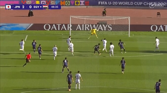 解説が大絶叫！ U-20日本代表MF、W杯初戦で右足コントロールショットのゴラッソ「ゴールにパスだよ」「うまくブラインドを使った」 5枚目