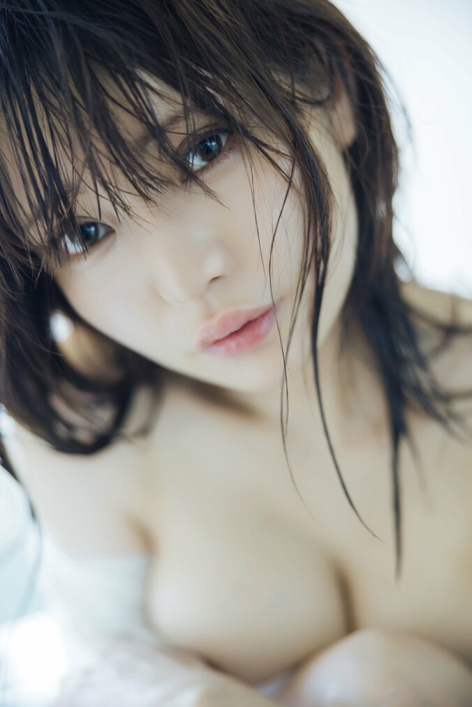 “#インスタグラビアの女王”似鳥沙也加が最新作を2冊同時発売 完全撮り下ろし＆セルフプロデュースの意欲作 11月21日 4枚目