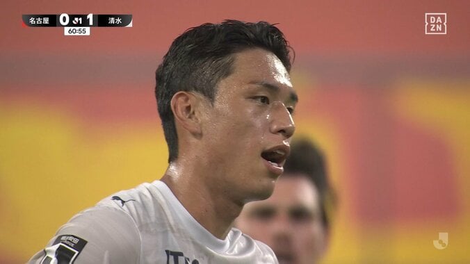 「何やってんだよ」韓国代表FWが主審への“侮辱行為”でダブルイエロー→退場処分に…ファンも「ちょっと擁護できねーわ」 5枚目