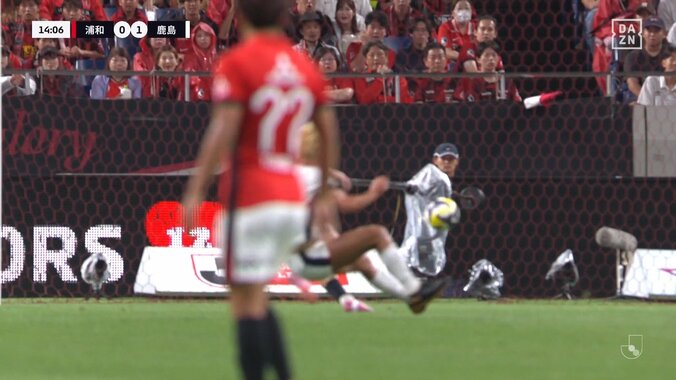 「酷い失点」浦和GK西川、痛恨のミスキックからの失点に「何やってんねん」辛辣コメント殺到もファン「チーム全体の問題」を指摘 5枚目