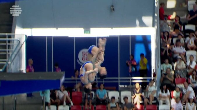 「吸い込まれてる」15歳＆20歳の中国ペア、意地の超演技に実況席が大興奮「入っていくときの音が違う」観客は“息を飲むような雰囲気”からの大喝采 4枚目