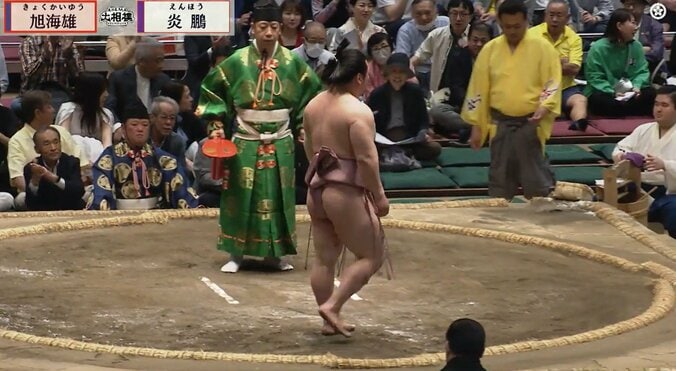 「ヤバい倒れ方」炎鵬の脚がアブナイな方向で…土俵際の決着にファン“ひやり” 館内静まり返るも安堵の拍手 5枚目