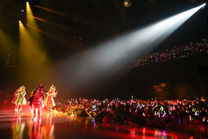 ももクロがカラーチェンジ・ツインテール・サンシャイン池崎!AbemaTV1周年ライブで熱演