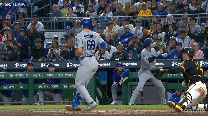 【写真・画像】ド軍戦、バット吹っ飛ぶ“珍プレー”に「大谷もびっくり」 まさかの事態に“次打者”の大谷翔平も驚く　1枚目