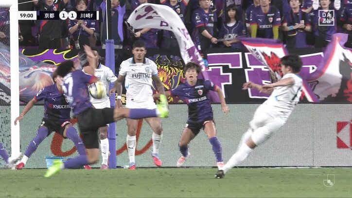 【映像】妥当？肘にボールが当たりハンド判定に