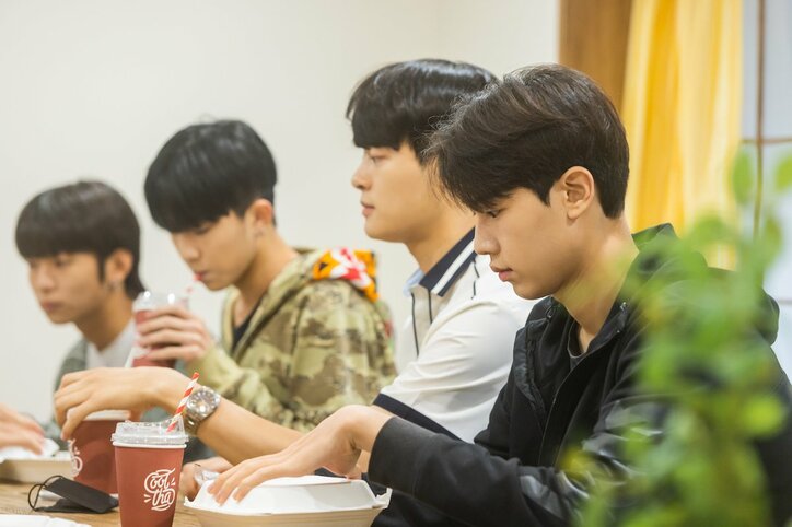 “Netflixの息子” ソン・ガン似と話題！イケメン男子高校生登場で日韓女子がざわざわ『ロマンスは、デビュー前に。』#2