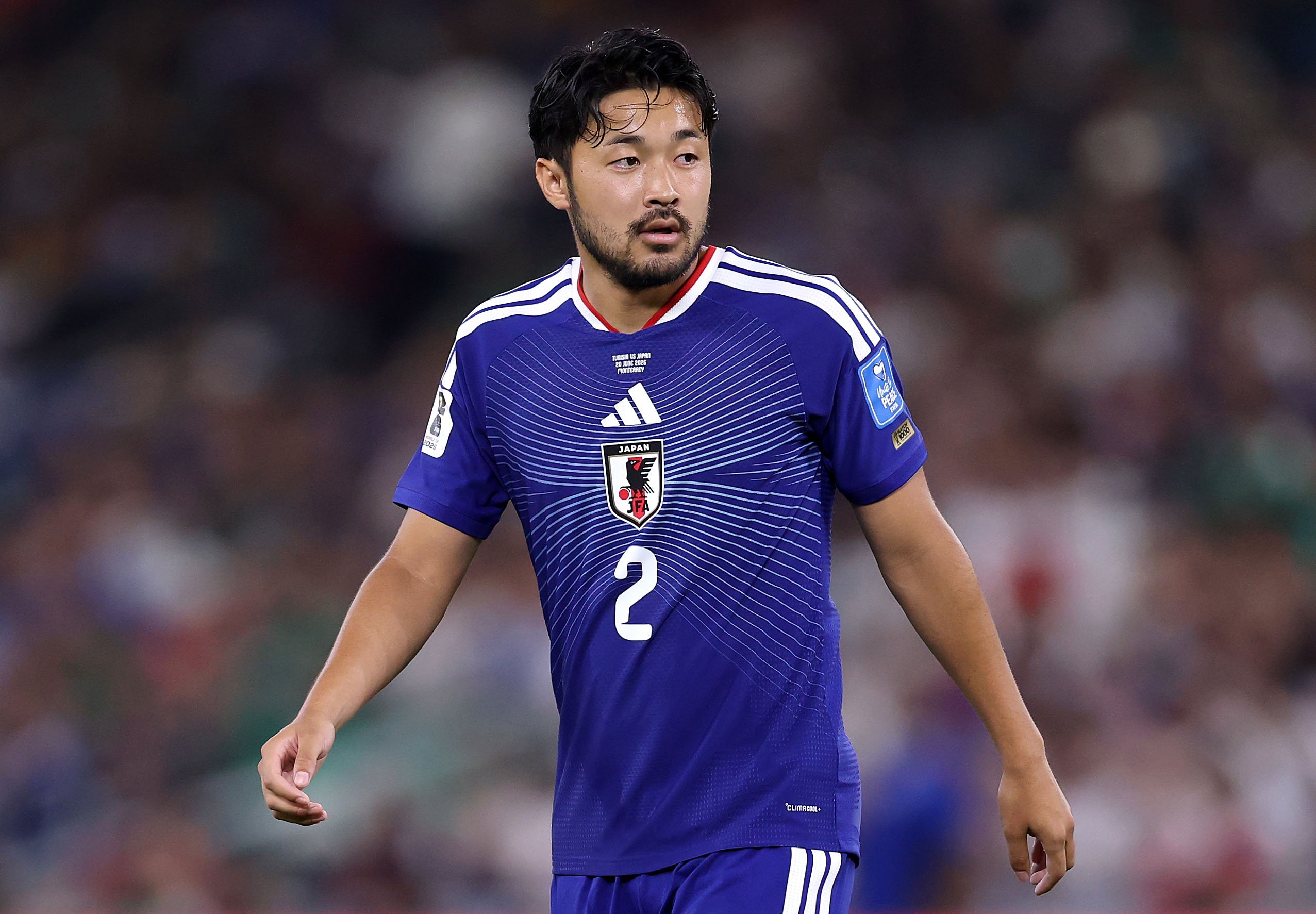何してんの！」日本代表DFの“痛恨ボールロスト”に列島悲鳴！内田篤人氏