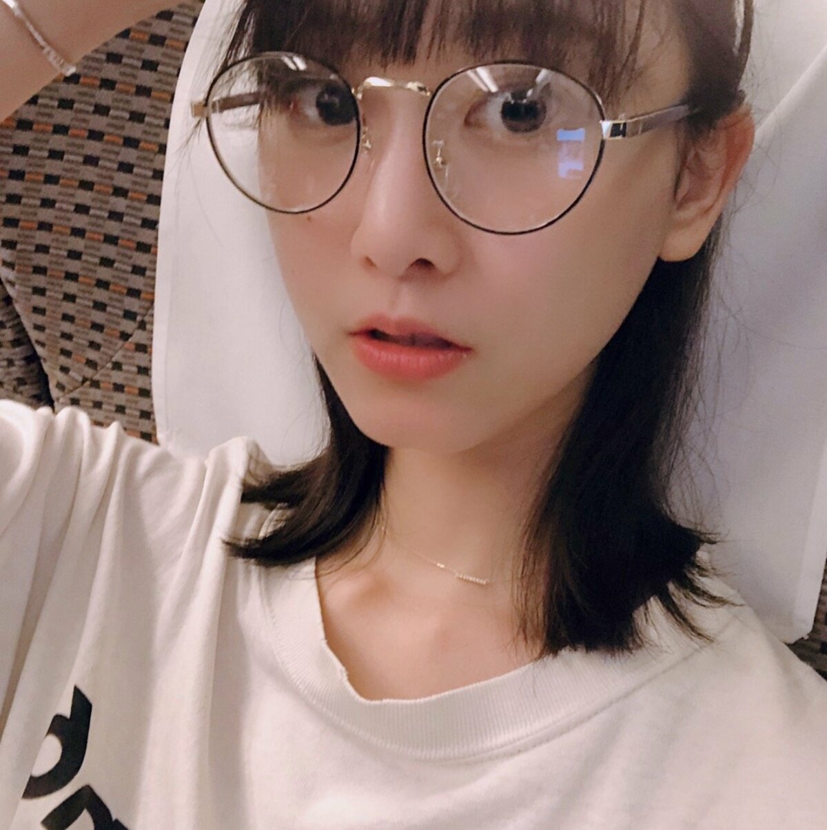 松井 玲奈 メガネ
