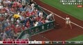 解説うっとり 大谷翔平の同僚が放った鋭い打球をボールガール、難なく処理して「カワユス」ファンも話題に