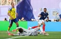 「オフ？」「ないやろ」W杯フランス戦で“エムバペの左肩”に注目…ゴール巡りファン論争→最新技術で判明した絶妙な瞬間