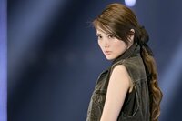 乃木坂46、白石麻衣は”クールまいやん”、松村沙友理は”にこるんポーズ”でTGCランウェイ堂々闊歩