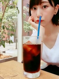 松井玲奈、鼻にストローをさす写真を公開「可愛すぎて泣けてくる」の声