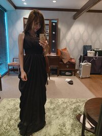 山川恵里佳『イブニングドレス』