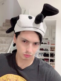 アレクサンダー『おちびが寝たので掃除中‼️』