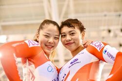 太田りゆ、小林優香とともにW杯第3戦・香港へ　気合たっぷり2ショット／ガールズケイリン