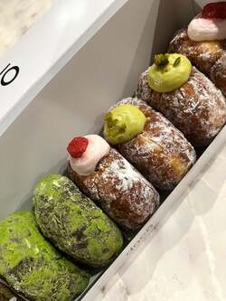  藤あや子、差し入れで貰った『I’m donut？』の品「いろんな種類があるから迷っちゃう」 