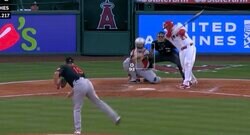 球場騒然！ 菅野智之、衝撃の速球で“3球三振斬り”「気迫が違う」「これは打てん」外角低めいっぱいに“圧巻ストレート”「オ軍のエースやん」